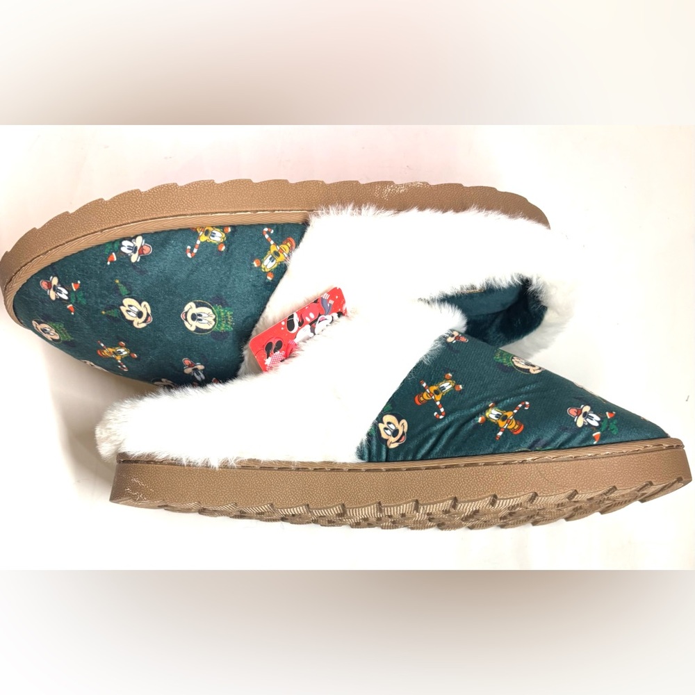 DISNEY Ladies Disney Christmas Slippers - Green, 9/10
New with Box - Picture 5 of 5